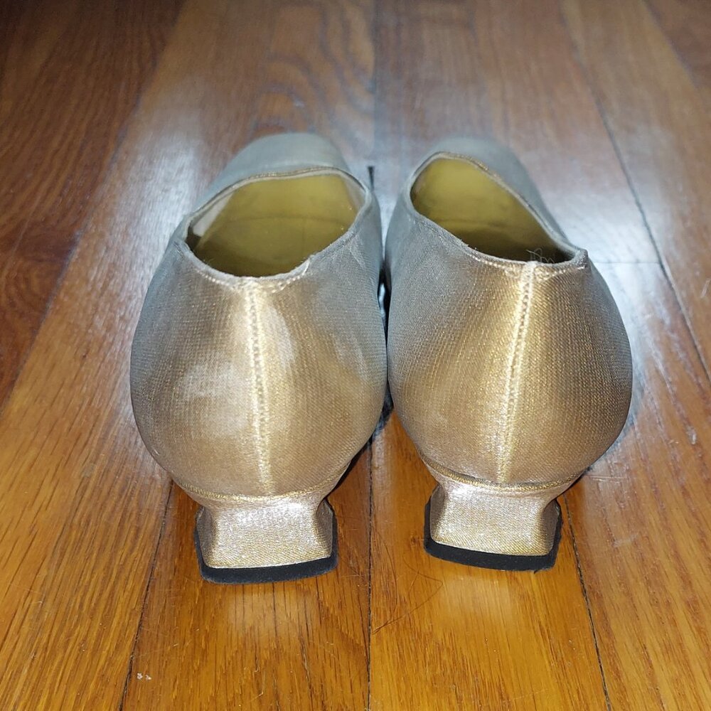 Stuart Weitzman Low Heel Shoes - image 5